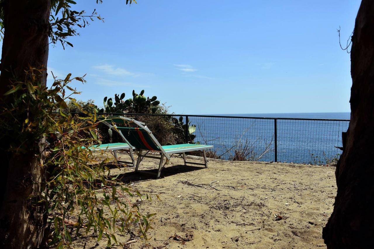 Riviera Degli Eucalipti - Cottage In Riva Al Mare Acireale Buitenkant foto